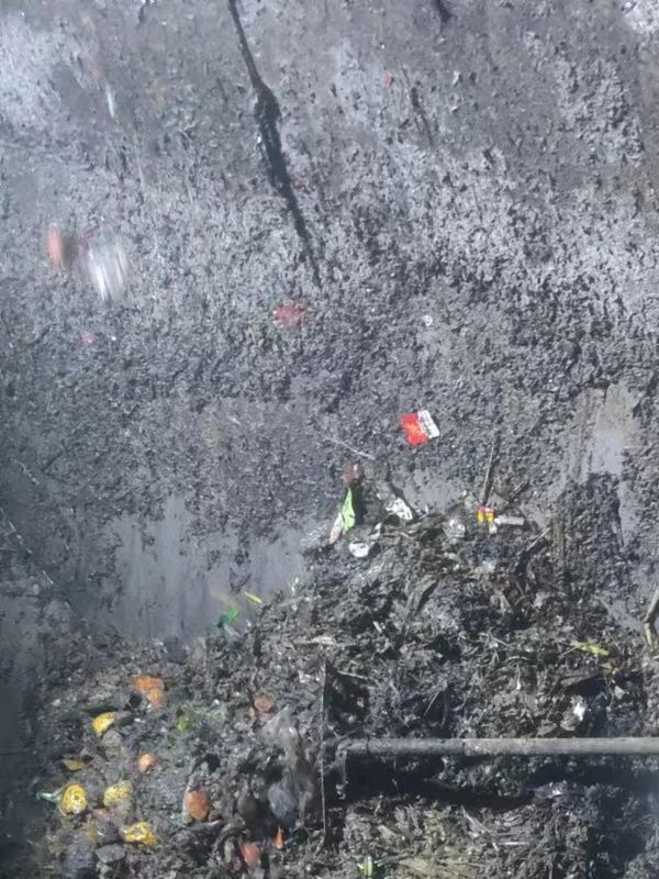 灵山污水池清理