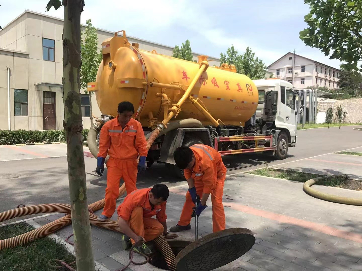 灵山化粪池清理与5-8吨吸粪车施工效率分析